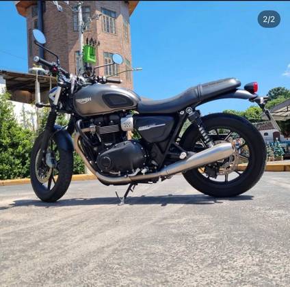 TRIUMPH STREET TWIN 